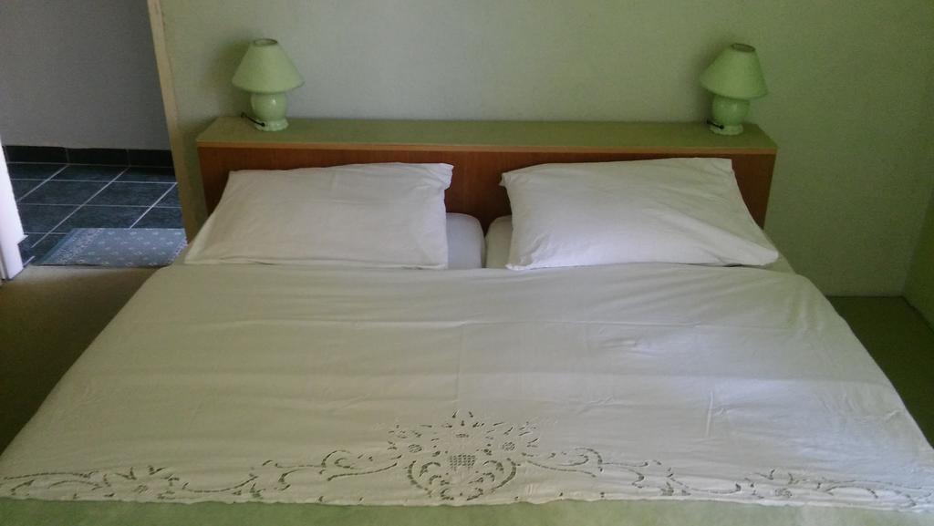 Apartmani Conar Drvenik Veli Exterior foto
