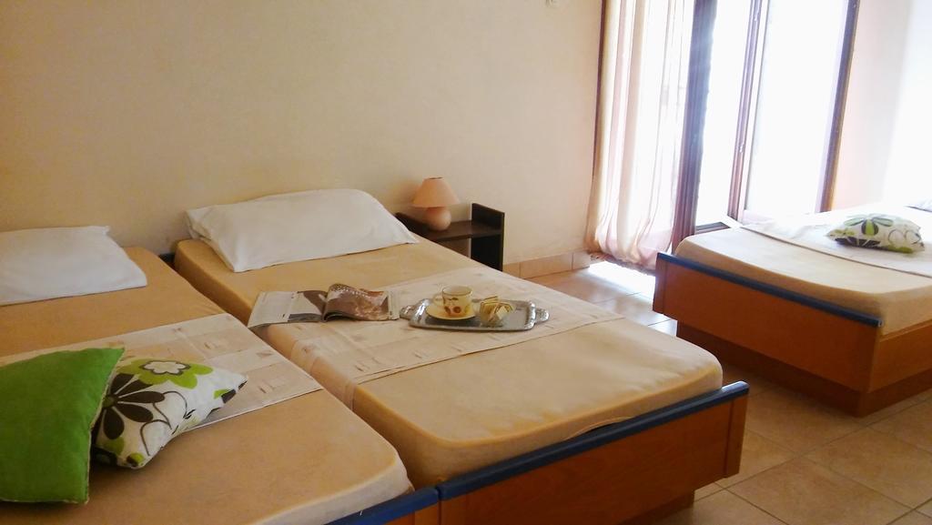 Apartmani Conar Drvenik Veli Exterior foto